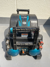Load image into Gallery viewer, 【Junk Products】makita AC401NX Air Compressor
